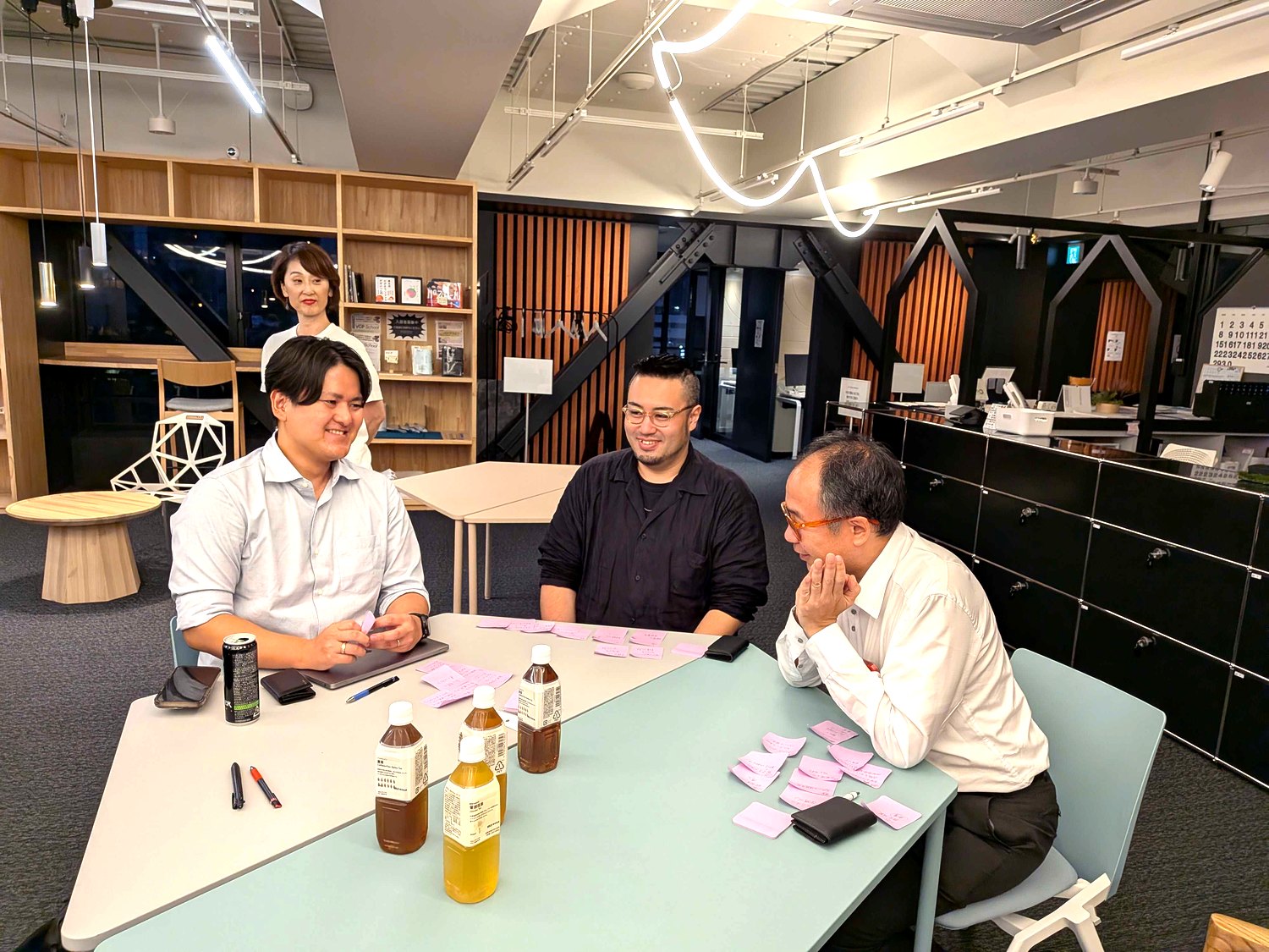 付箋にアイデアを出し、対話で磨いていく